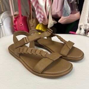 Frye & Co. Dylon Tan Adjustable Strap Flat Sandals Size 6